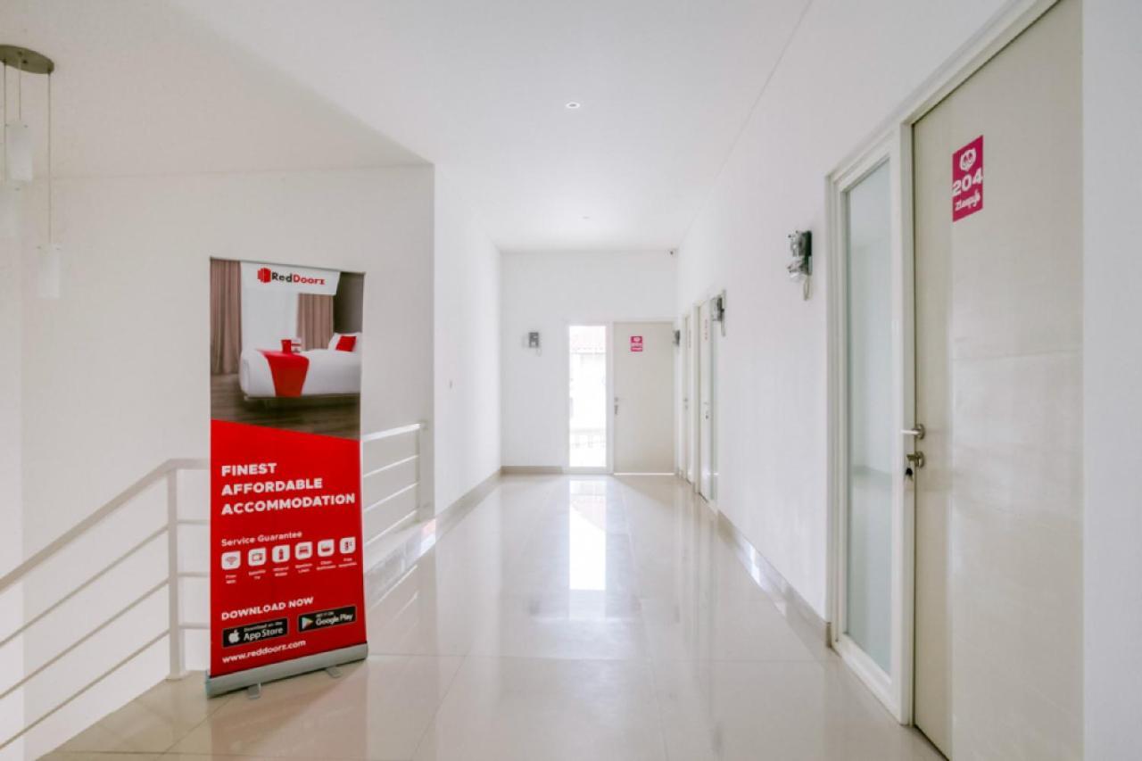 Reddoorz Syariah Near Lapangan Pancasila Simpang Lima Vandrehjem Semarang Eksteriør billede